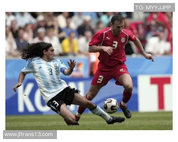 多彩足球星辉耀赛场 盘点各国顶级球员的独特魅力与传奇故事