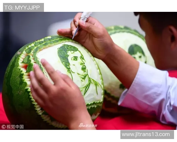 如何绘制一幅栩栩如生的足球球星漫画并展现其独特个性与风采